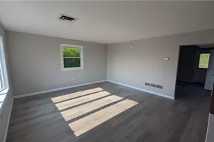97 E Hillcrest Ln, Slatington Boro, PA 18080 - Photo 2