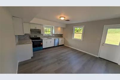 97 E Hillcrest Lane #B11, Slatington Boro, PA 18080 - Photo 4