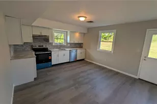 97 E Hillcrest Ln, Slatington Boro, PA 18080 - Photo 4