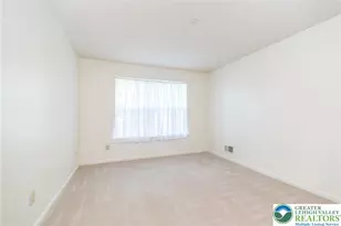 1947 Willings Ln, Hellertown Boro, PA 18055 - Photo 14