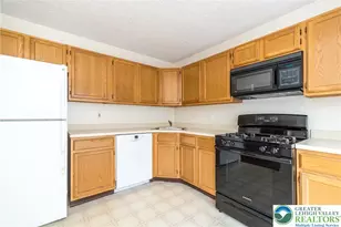 1947 Willings Ln, Hellertown Boro, PA 18055 - Photo 6