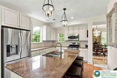 2445 Napa Drive, Easton, PA 18040 - Photo 4