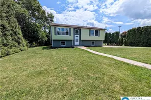 8612 Beatrice Ln, East Allen Township, PA 18014 - Photo 6
