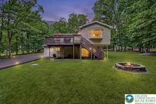386 Upper Rdg Dr, Chestnuthill Twp, PA 18330 - Photo 4