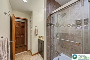386 Upper Rdg Dr, Chestnuthill Twp, PA 18330 - Photo 20