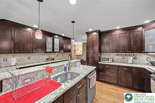 386 Upper Rdg Dr, Chestnuthill Twp, PA 18330 - Photo 10