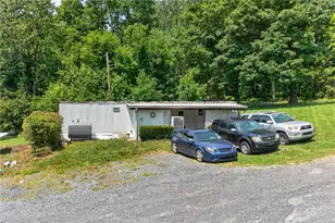 261 Schipps Ln, Upper Mt Bethel Twp, PA 18343 - Photo 22