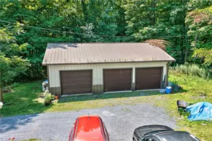 261 Schipps Ln, Upper Mt Bethel Twp, PA 18343 - Photo 24