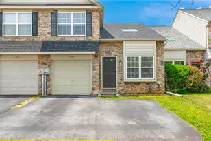 1040 Timberidge Ln, Lower Macungie Township, PA 18106 - Photo 4