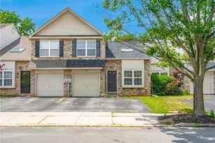 1040 Timberidge Ln, Lower Macungie Township, PA 18106 - Photo 2