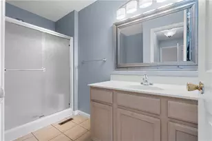 1040 Timberidge Ln, Lower Macungie Township, PA 18106 - Photo 16