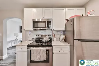 3325 Edinburgh Road, South Whitehall Township, PA 18104 - Photo 10