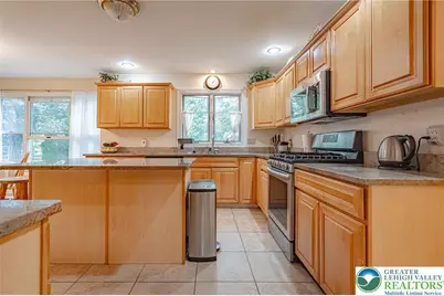 4426 Susan Drive, Bethlehem City, PA 18017 - Photo 18