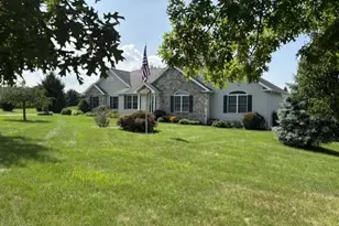 9409 Kaspar Ct, Weisenberg Township, PA 18066 - Photo 2