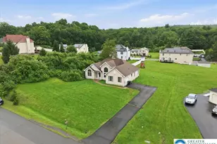 86 E Northpark Dr, Middle Smithfield, PA 18302 - Photo 4