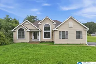 86 E Northpark Dr, Middle Smithfield, PA 18302 - Photo 1
