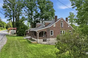 429 Riverview Dr, Lehigh Township, PA 18088 - Photo 2