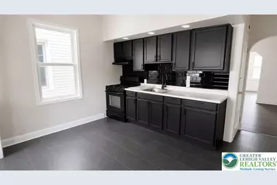 622 Locust, Bethlehem City, PA 18018 - Photo 6