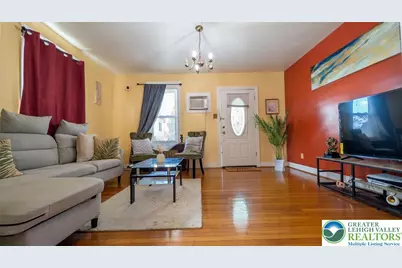 560 S Benner Avenue, Fountain Hill Boro, PA 18015 - Photo 4