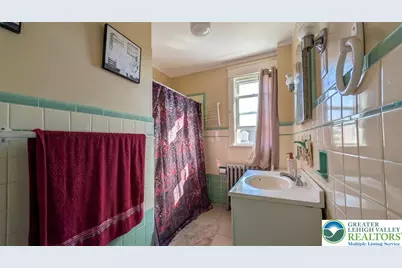 560 S Benner Avenue, Fountain Hill Boro, PA 18015 - Photo 14