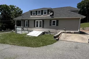 1067 Lower South Main St, Washington Twp, PA 18013 - Photo 4