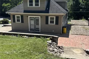 1067 Lower South Main St, Washington Twp, PA 18013 - Photo 6