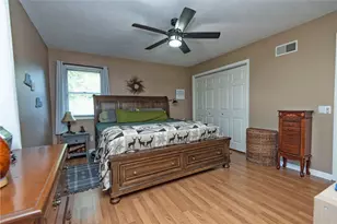 70 Carolee Ln, Upper Mt Bethel Twp, PA 18013 - Photo 12