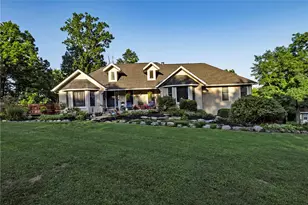 70 Carolee Ln, Upper Mt Bethel Twp, PA 18013 - Photo 4