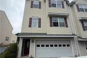 1052 Alliance Dr, Butler Twp, PA 18202 - Photo 2