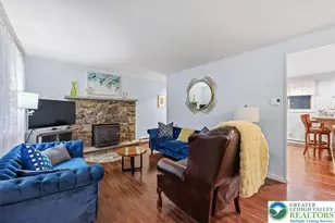107 W Creek View Dr, Clifton Twp, PA 18424 - Photo 2