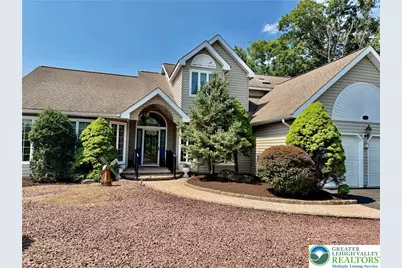 555 Eagle Drive, Middle Smithfield, PA 18302 - Photo 1