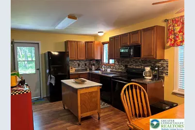 1281 N Rocky Mountain Road, Chestnuthill Twp, PA 18330 - Photo 8