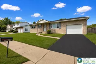2609 Lynnhurst Dr, Bethlehem City, PA 18017 - Photo 1