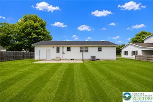 2609 Lynnhurst Dr, Bethlehem City, PA 18017 - Photo 2
