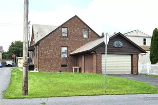222 South St, Nazareth Boro, PA 18064 - Photo 2