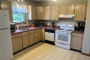 122 Corinne Ct, Chestnuthill Twp, PA 18330 - Photo 6
