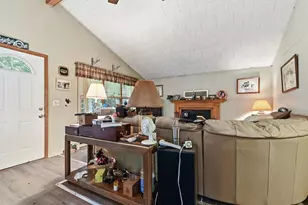 5501 Ginger Bread Ln, Middle Smithfield, PA 18302 - Photo 8