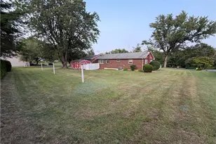 2662 Community Dr, Moore Township, PA 18014 - Photo 6