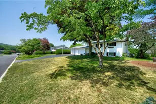 4487 Glasgow St, Upper Saucon Township, PA 18034 - Photo 4