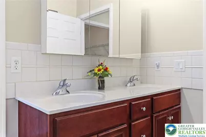 6722 American Way, Hanover Twp, PA 18017 - Photo 22