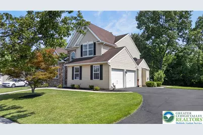4130 Redbud Drive E, Whitehall Township, PA 18052 - Photo 4
