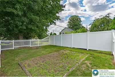 4252 Briarcliff Road, South Whitehall Township, PA 18104 - Photo 20