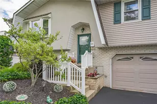 4252 Briarcliff Rd, South Whitehall Township, PA 18104 - Photo 2