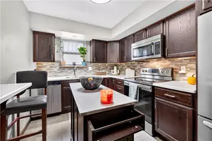 330 Parkside Dr, Macungie Boro, PA 18062 - Photo 6