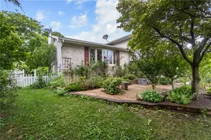 4279 Hilltop Pl, Bethlehem Township, PA 18020 - Photo 6