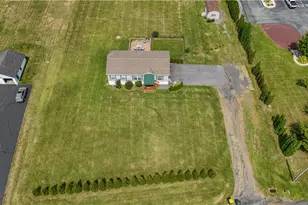 4452 W Mountain View Dr, Lehigh Township, PA 18088 - Photo 28