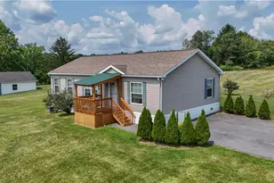 4452 W Mountain View Dr, Lehigh Township, PA 18088 - Photo 2