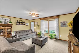 4452 W Mountain View Dr, Lehigh Township, PA 18088 - Photo 8