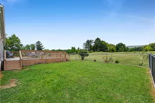 4452 W Mountain View Dr, Lehigh Township, PA 18088 - Photo 6