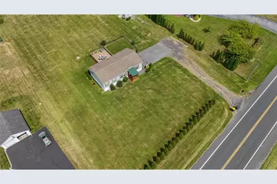 4452 W Mountain View Drive, Lehigh Township, PA 18088 - Photo 4